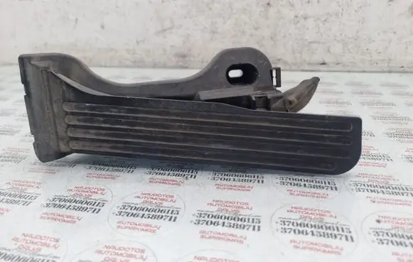 Volkswagen Golf V Accelerator throttle pedal 1K1721503L