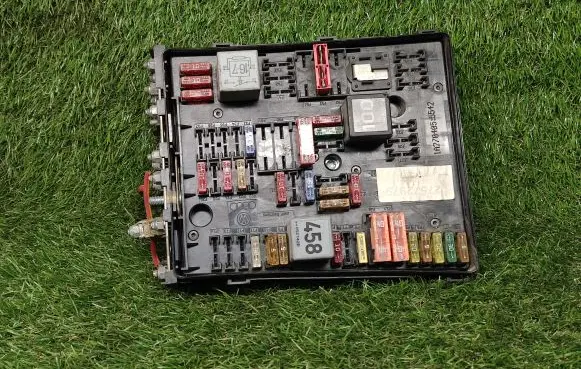 Volkswagen Golf Plus Power management control unit 1K0937124K