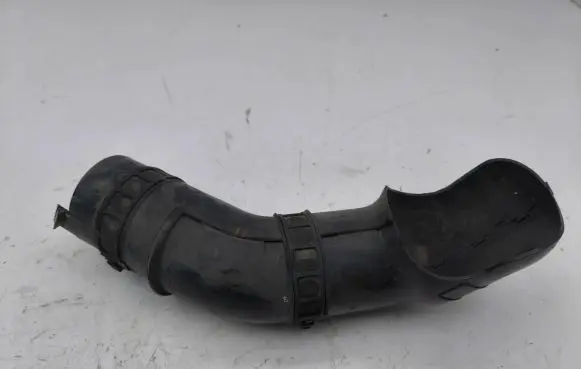 Jeep Grand Cherokee (WK) Air intake duct part 53013794AB
