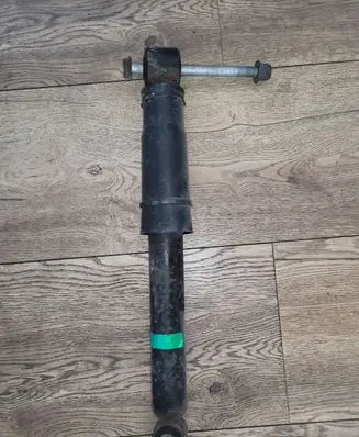 Opel Vivaro Rear shock absorber/damper 8200726567
