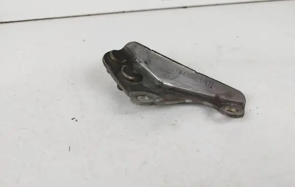 BMW 3 E90 E91 Muffler mount bracket/holder 7803613