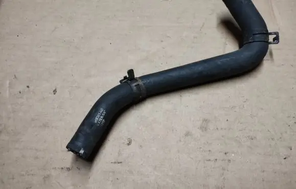 Chrysler Sebring (JS) Engine coolant pipe/hose
