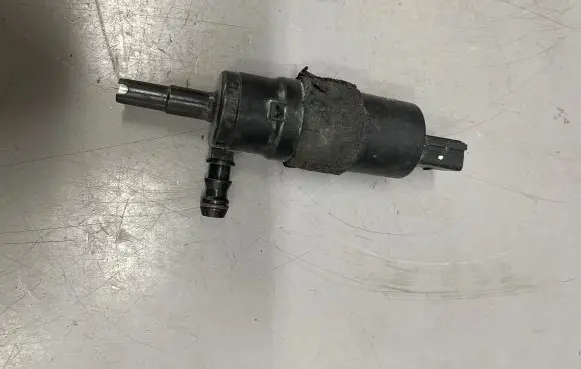 Audi A6 S6 C6 4F Headlight washer pump 3b7955681