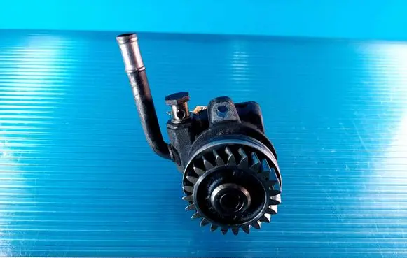 Volkswagen Transporter - Caravelle T5 Power steering pump 7E0422153