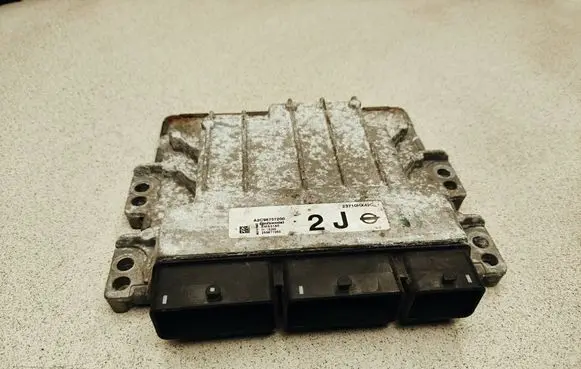 Nissan Qashqai Engine control unit/module 23710HX42C EMS3155 255871250