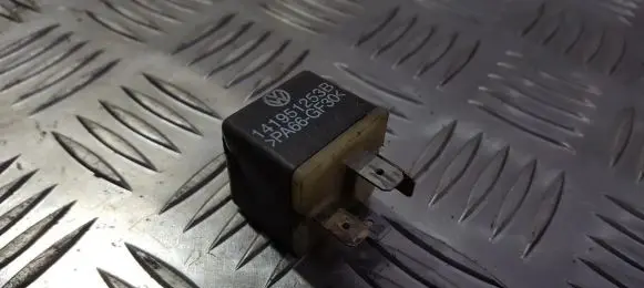 Volkswagen Golf IV Other relay 141951253b
