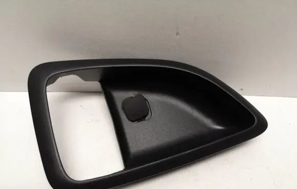 Hyundai ix35 Front door interior handle trim 826112S000