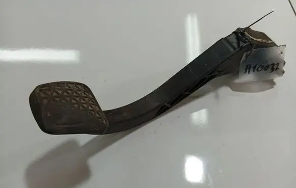 Opel Astra H Brake pedal 