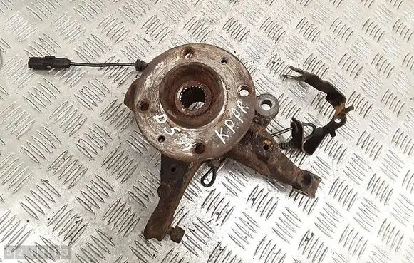 Renault Sandero II Front wheel hub 