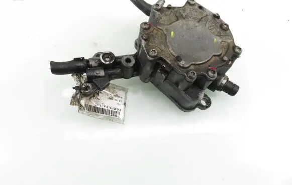 Volkswagen Golf V Vacuum pump 038145209C