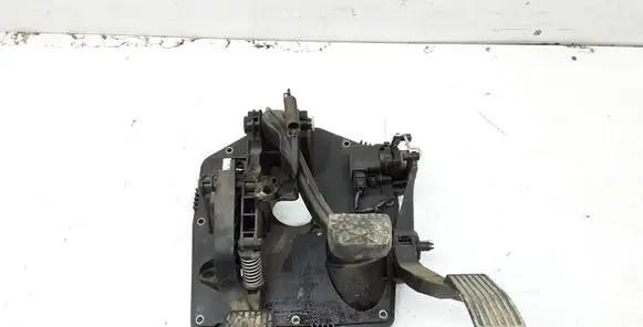 Mercedes-Benz Vaneo W414 Pedal assembly A1682902601