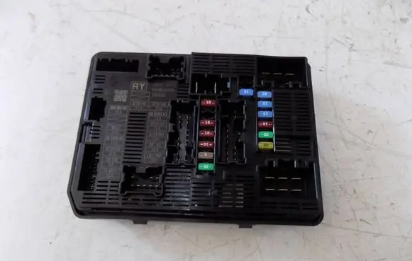 Nissan Qashqai J12 Fuse box set 284B76RA1B