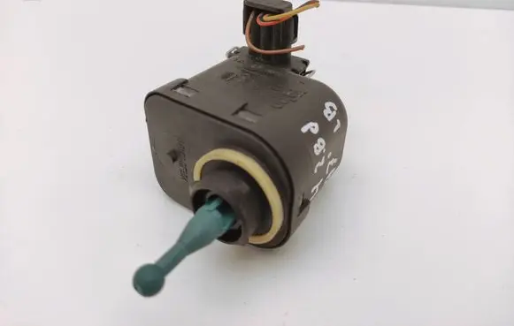 Headlight level adjustment motor