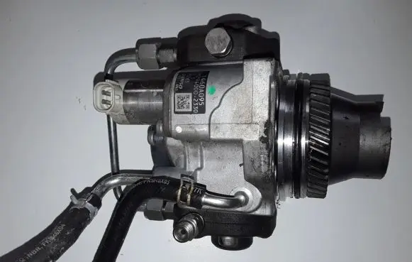 Mitsubishi L200 Fuel injection high pressure pump 1460A095