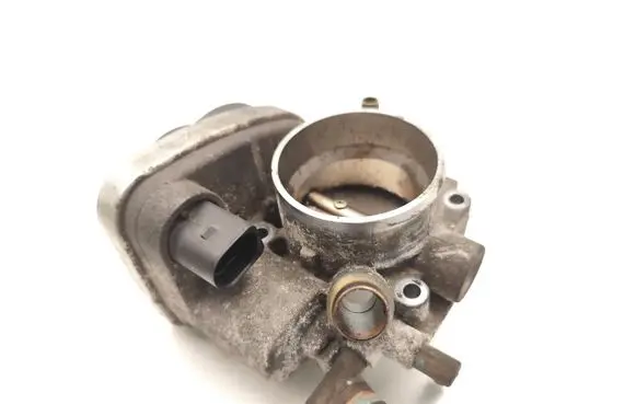 Opel Zafira B Electric throttle body valve 55560398