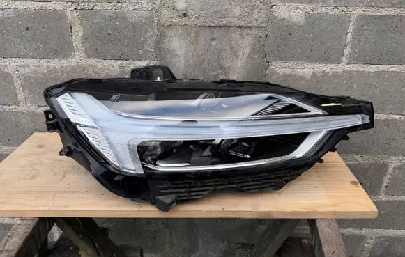 Volvo XC60 Headlight/headlamp 31656615