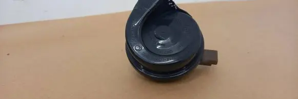 Renault Kadjar Horn signal 256106218R 6033FB2391