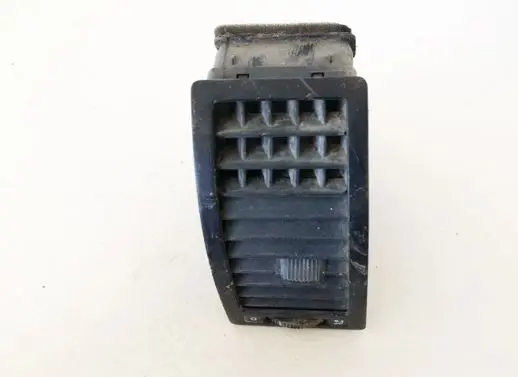 Volkswagen Polo IV 9N3 Dash center air vent grill 6q081970401c