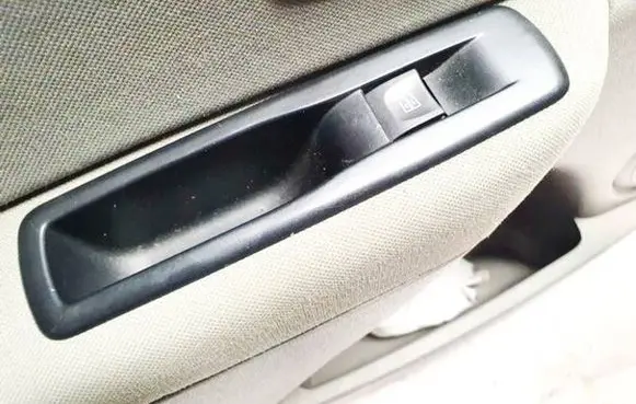 Renault Megane III Electric window control switch