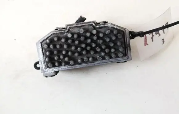 Volkswagen PASSAT B6 Heater blower motor/fan resistor 3c0907521