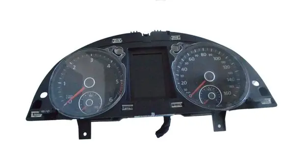 Volkswagen PASSAT B7 Speedometer (instrument cluster) 3AA920970N