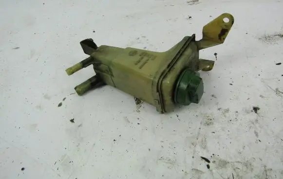 Audi A4 S4 B5 8D Power steering fluid tank/reservoir 8D0422373C