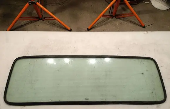 Renault Master III Rear windscreen/windshield window DOT247 M3230 43R001583