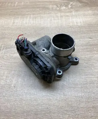 Toyota Auris 150 Throttle body valve 261000N030