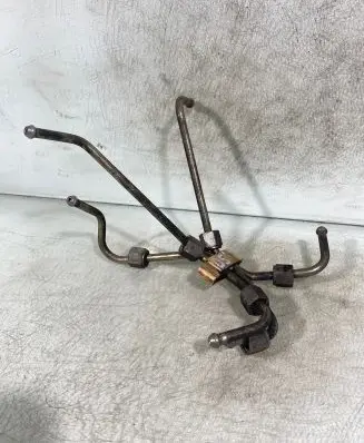 Volvo V70 Fuel injector supply line/pipe 