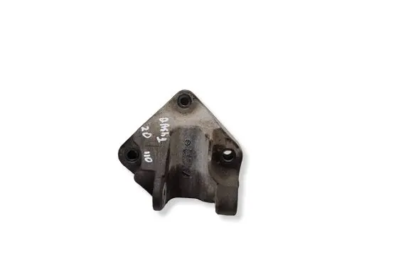Nissan Qashqai Engine mounting bracket 11332JD700