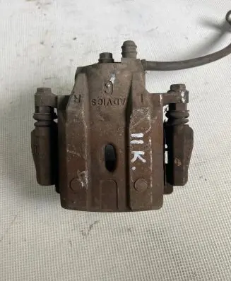 Toyota Prius (XW20) Front brake caliper