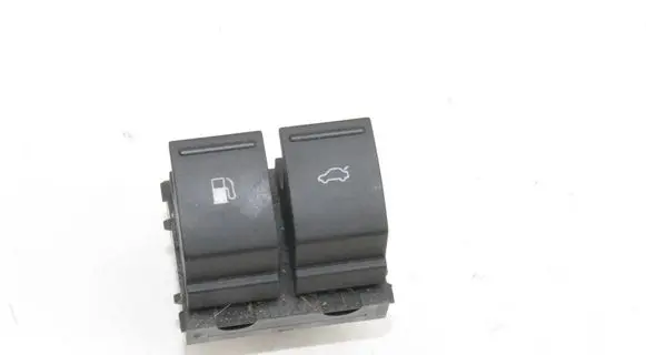 Volkswagen Touareg II Tailgate/boot open switch button 7L6959903