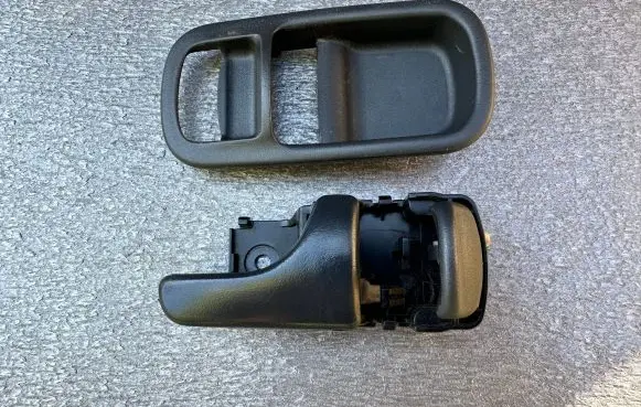 Nissan Terrano Front door interior handle 8068290J00 806700X001
