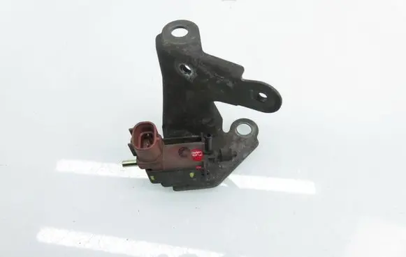 Toyota Avensis T220 Turbo solenoid valve 2586027010 1846004030