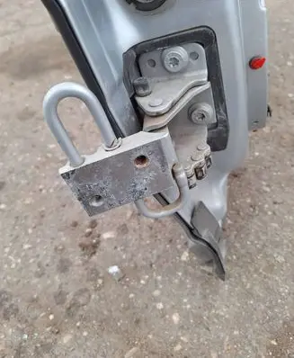 Audi A8 S8 D3 4E Rear door lower hinge