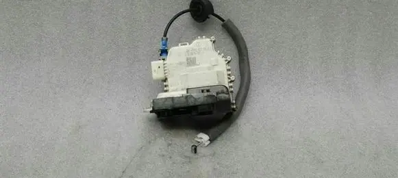 Audi A3 S3 8V Front door lock 8X2837015B