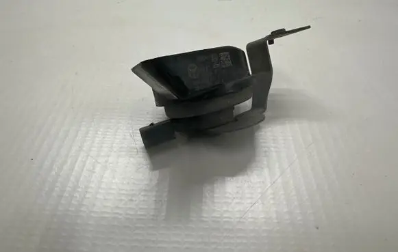 Mercedes-Benz C W205 Horn signal A2055421420 15T084 6033FB2690