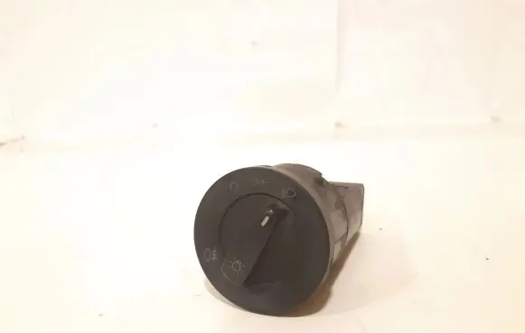 Volkswagen Golf IV Light switch 1C0941531 04052030