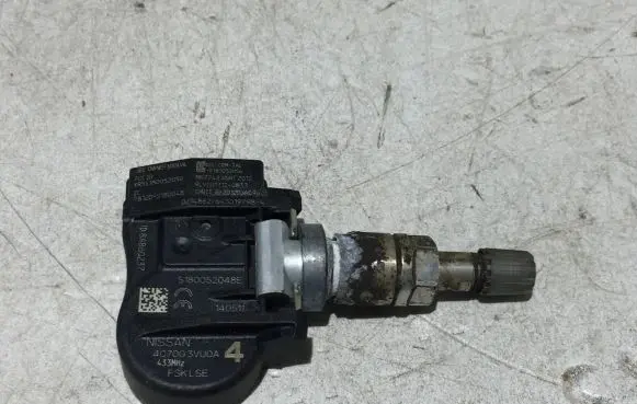 Nissan Qashqai Tire pressure sensor 407003VU0A S180052048E 8AB60237