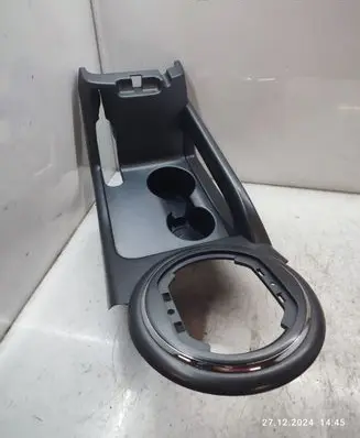 KIA Sportage Gear shifter surround trim plastic 846513W910