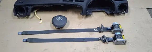 Toyota Yaris Airbag set with panel 