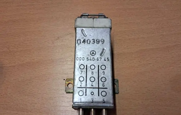 Mercedes-Benz E W124 Other relay 0005456745