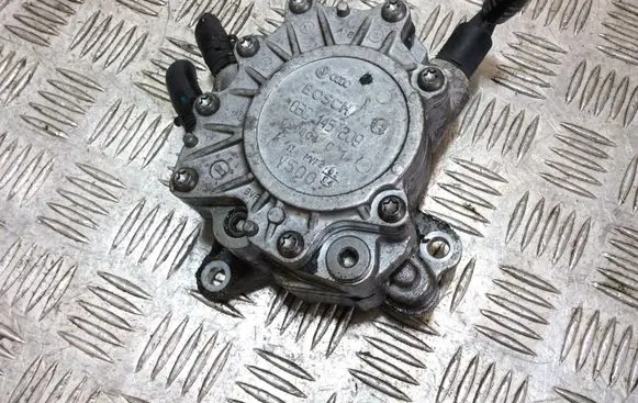 Volkswagen Golf V Fuel injection high pressure pump 03G145209