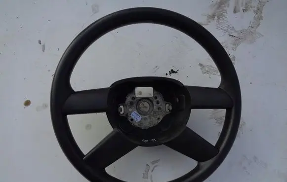 Volkswagen Golf V Steering wheel