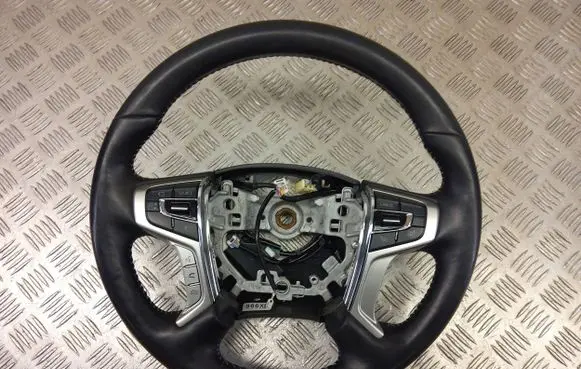 Mitsubishi Outlander Steering wheel