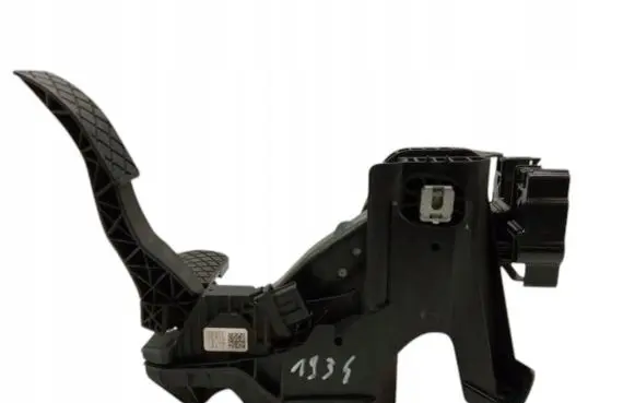 Skoda Superb B8 (3V) Accelerator throttle pedal 5Q1723503H