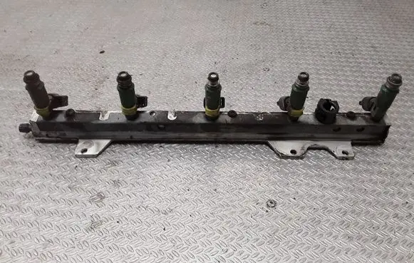 Volvo S60 Fuel injectors set 9470229
