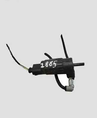 Skoda Octavia Mk2 (1Z) Windscreen/windshield washer pump 1K6955651 15010483