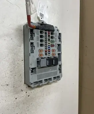 Jaguar XF X250 Fuse module 7370011040 9X2314D628AC