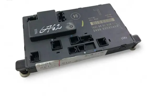 Mercedes-Benz E W211 Door control unit/module 2118701326
